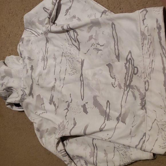 Under Armour Hoodie - Picture 5 of 5